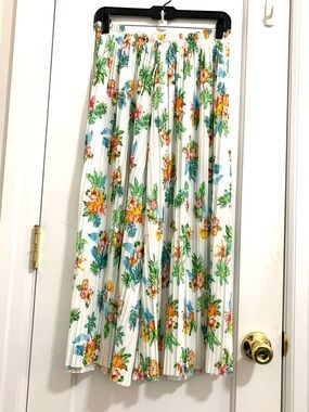 ZARA Women/ kids White Floral Pleated Pants
